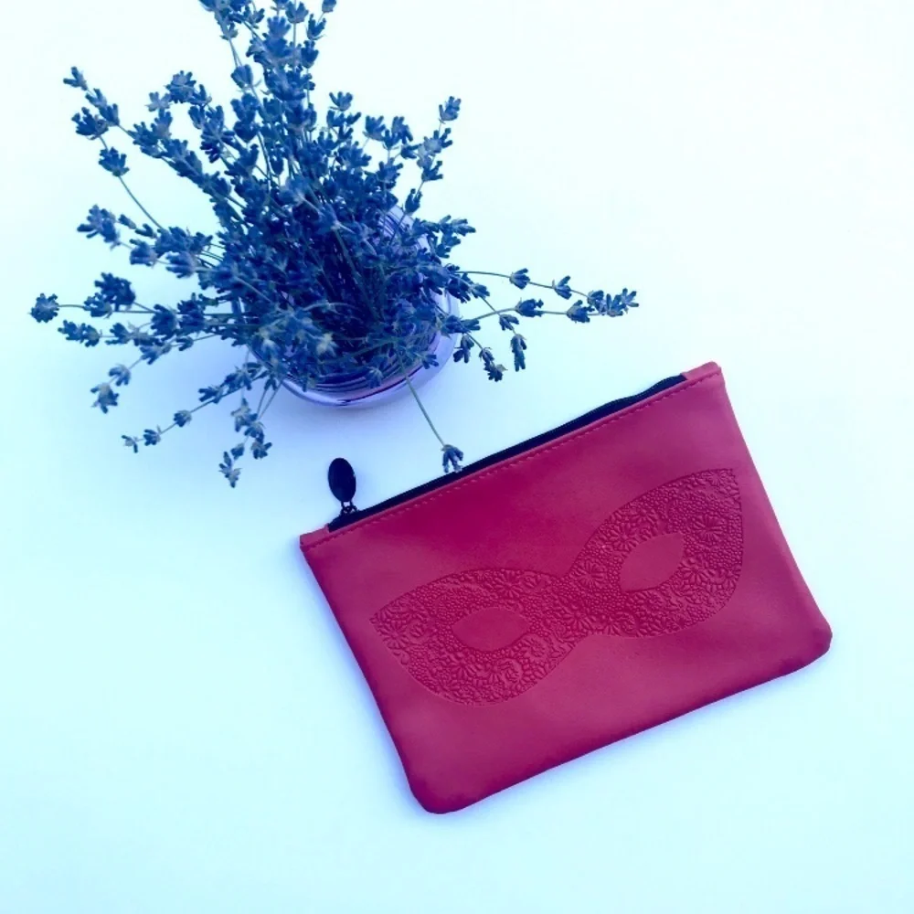 💸Ipsy Pink Masquerade Makeup Bag